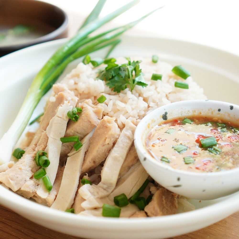 Rice steamed with Chicken ข้าวมันไก่สิงคโปร์