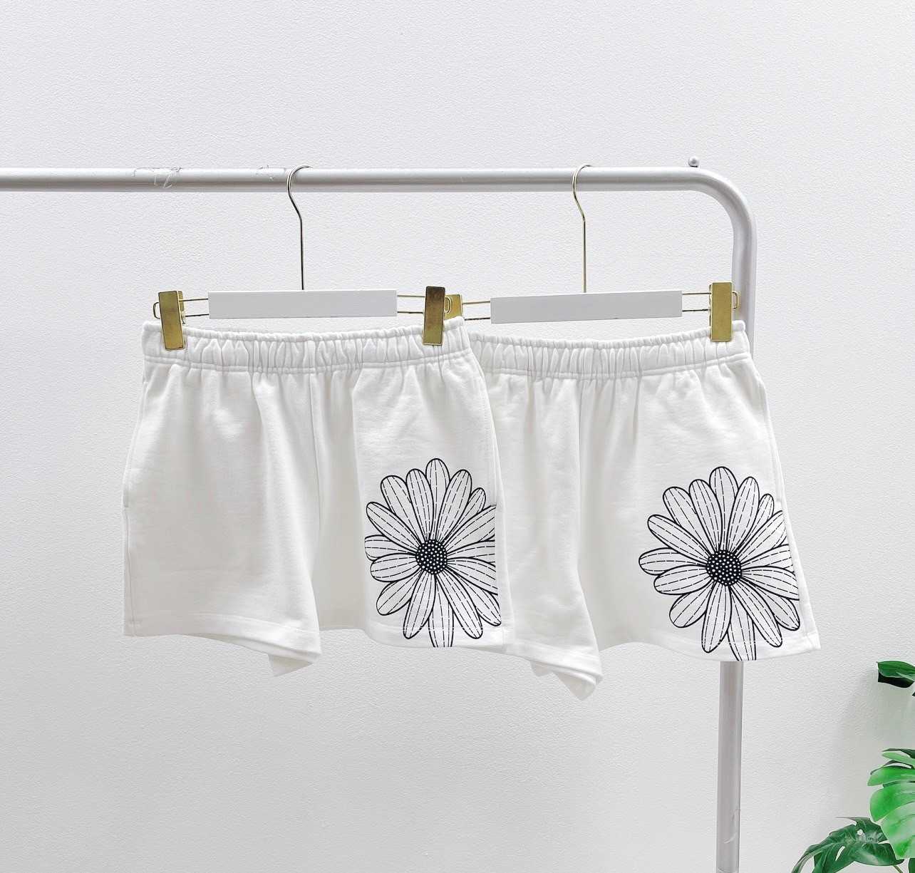 Mardi Flower Sweat Short (White Navy)