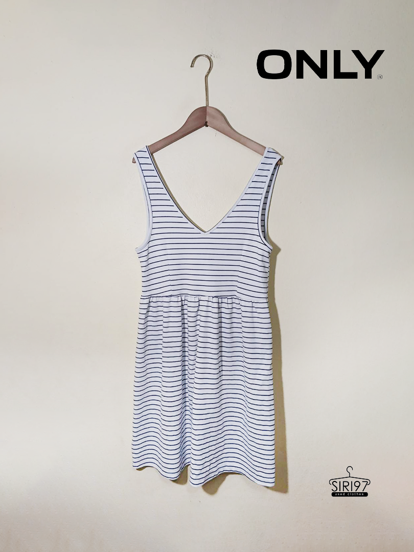 เดรสกล้ามกระโปรง Only ลายทาง สีขาวดำ สภาพ85%  SIZE XL