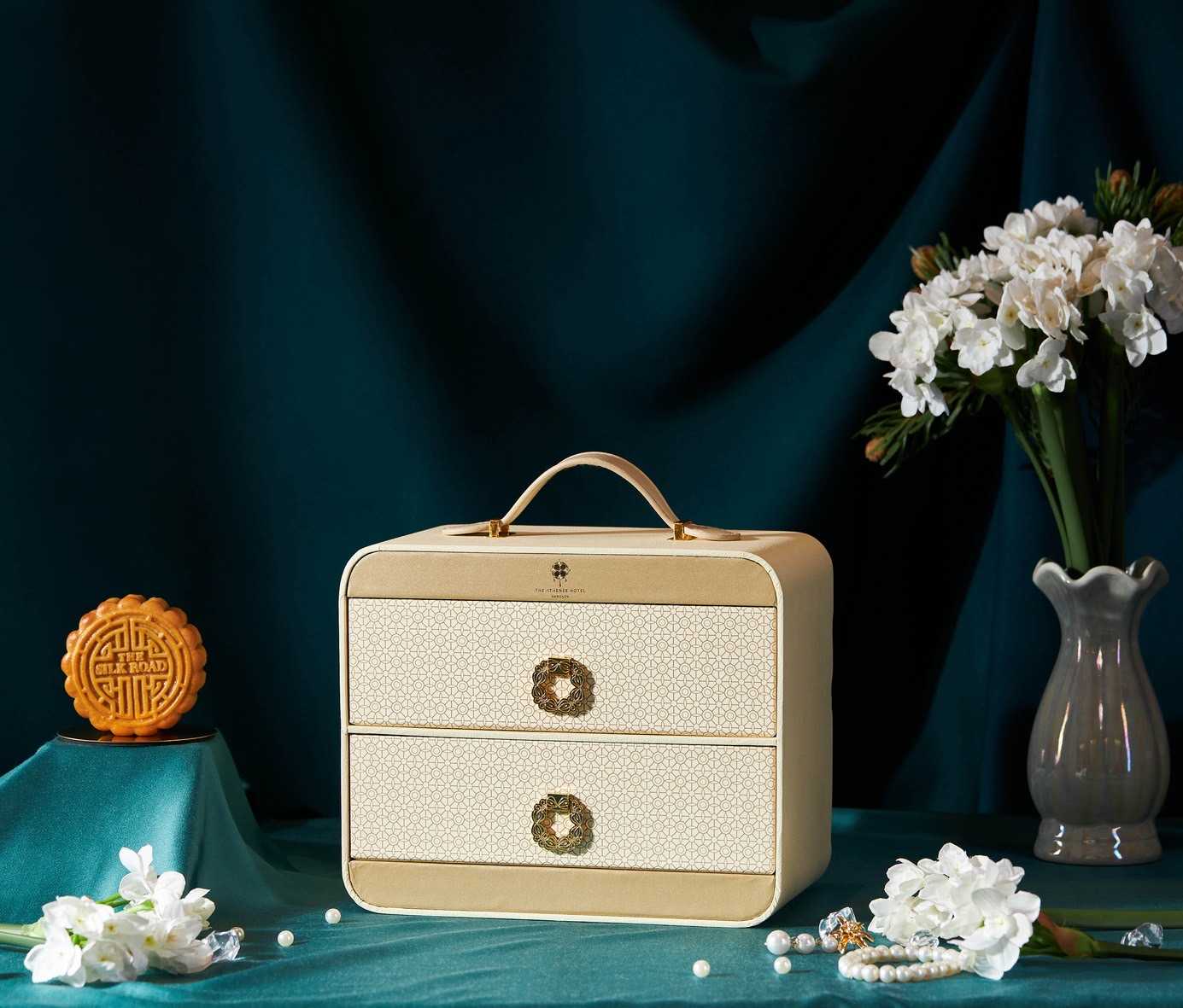 [Mooncake 2025] Athenee Signature Box with 4 pieces of assorted flavors