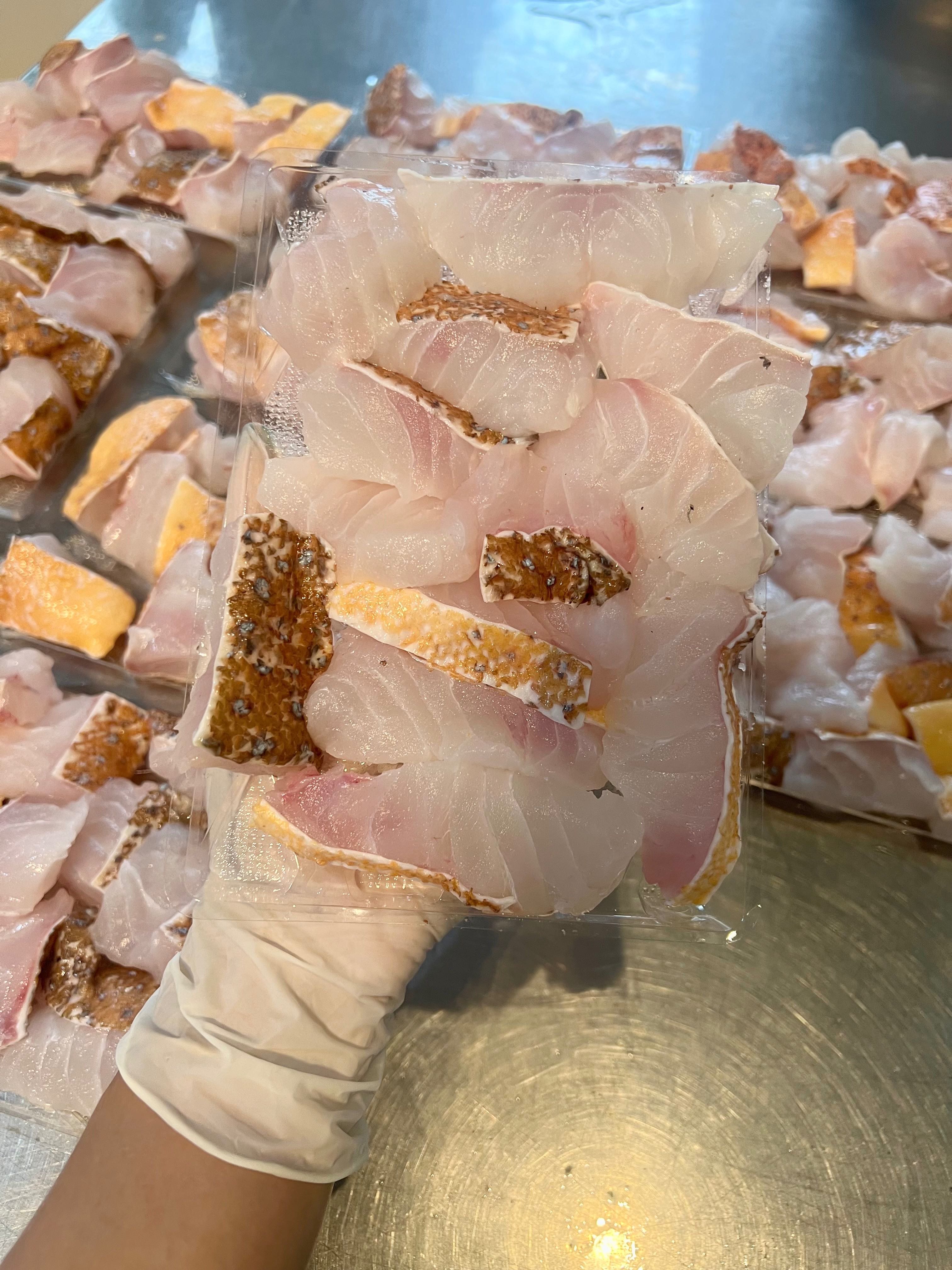 ปลาย่ำสวาด/ ปลาเก๋า กุดสลาด หั่นชิ้น ถาด FILLET (1ถาด/แพค)