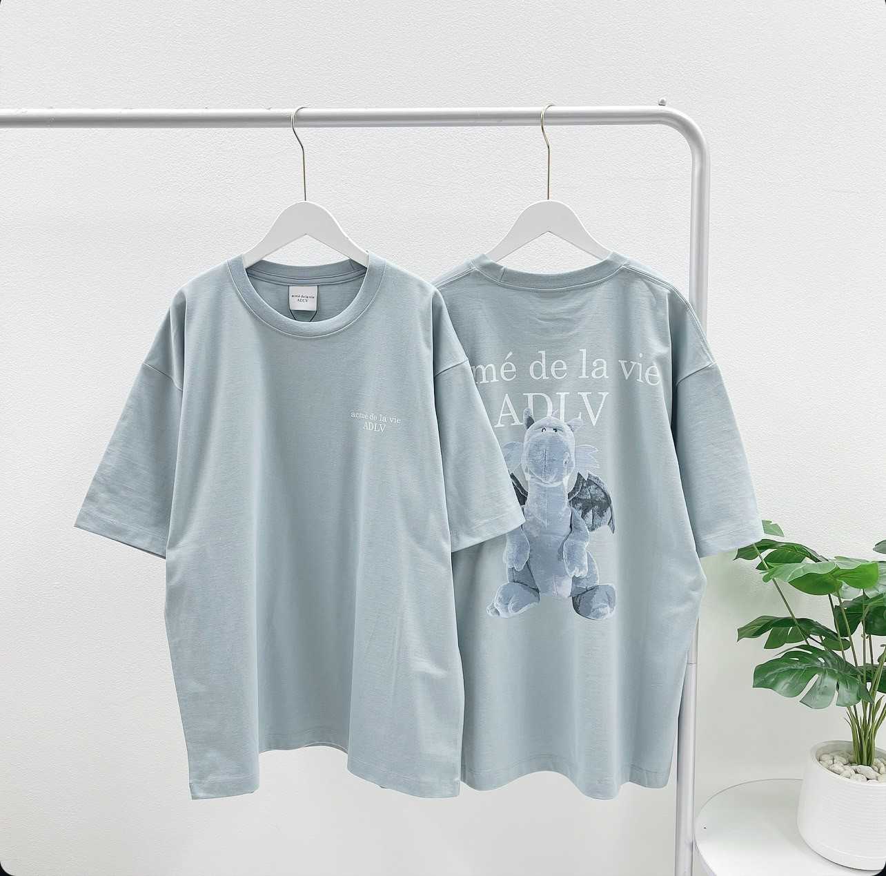 ADLV DINO GRAPHIC T-SHIRT (Light Blue)