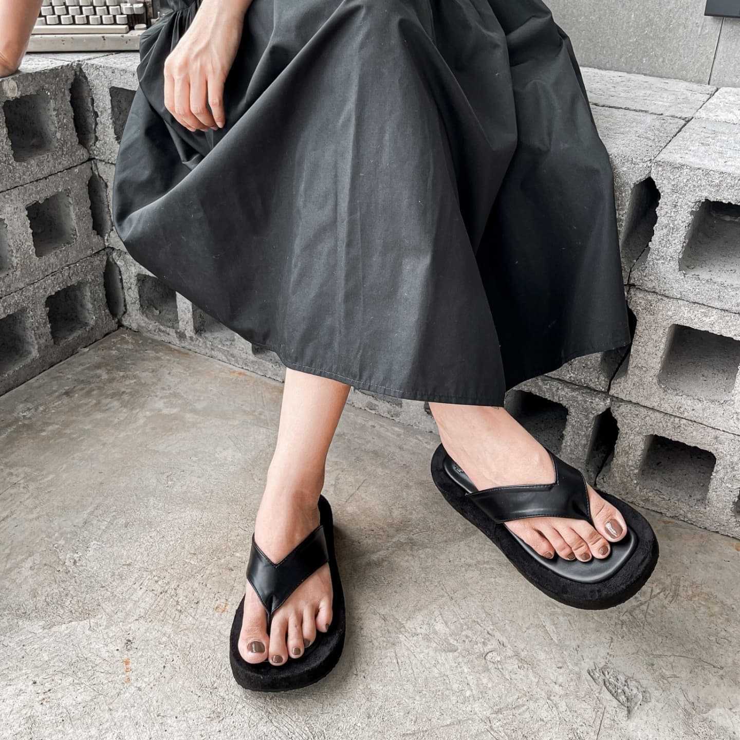 รองเท้าส้นตึก หูคีบ สูง 1.5 นิ้ว Fuji Heels