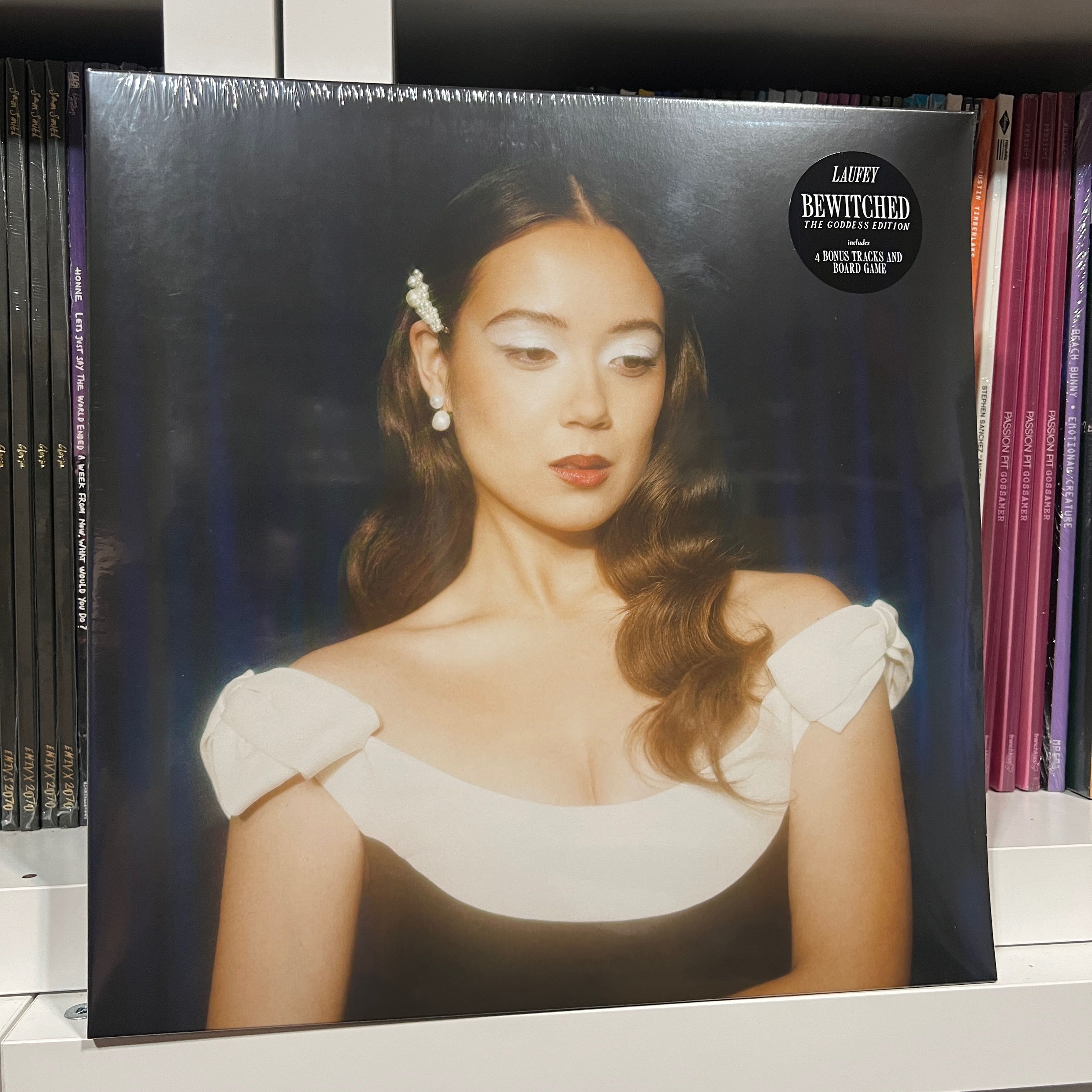 (Vinyl) Laufey – Bewitched: The Goddess Edition 🔵🔵 แผ่นเสียง