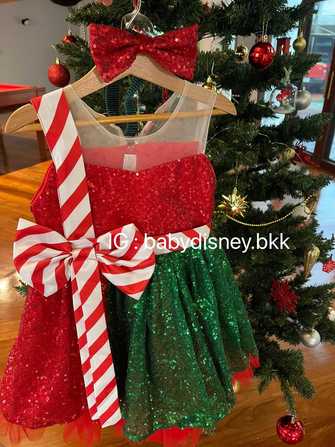 Preorder12-15วัน- เดรสคริสมาสต์ พร้อมโบว์คาดผม มีซับในไม่คัน/ Sz 110-150cm