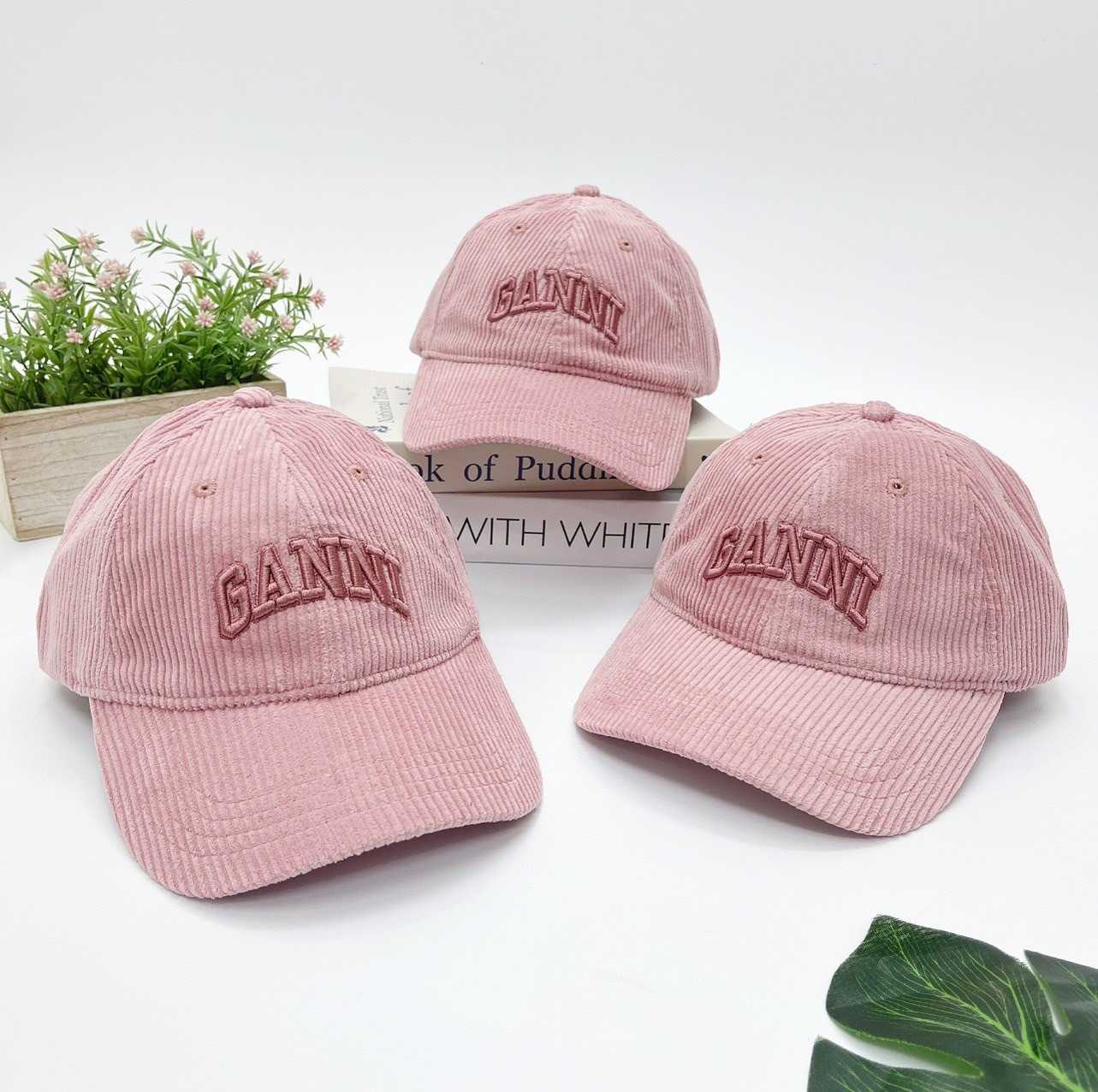 Ganni corduroy Cap (Pink)