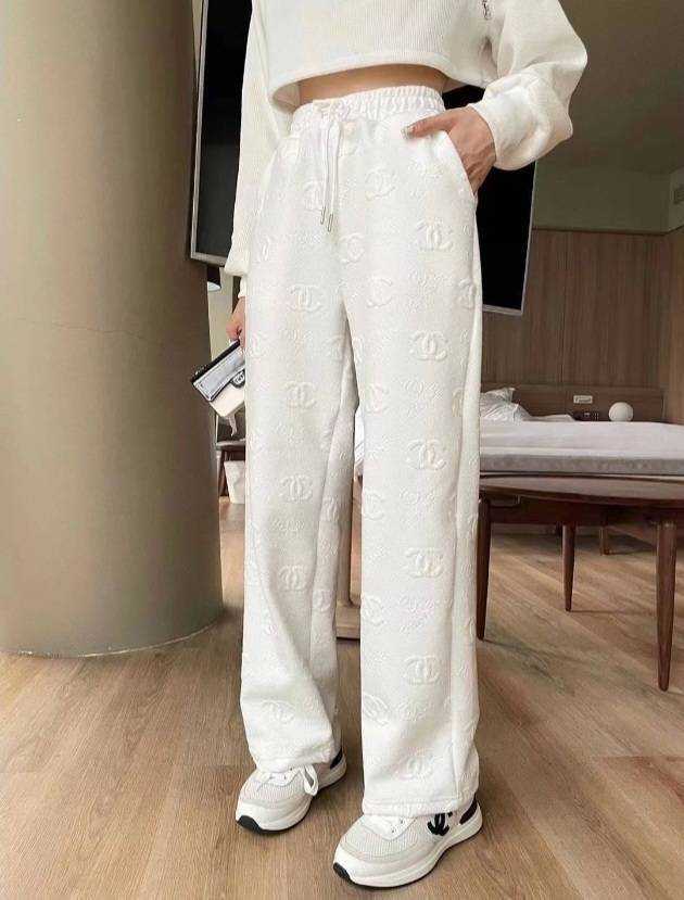 ( SALE ) CHANEL 3D LOGO PANTS