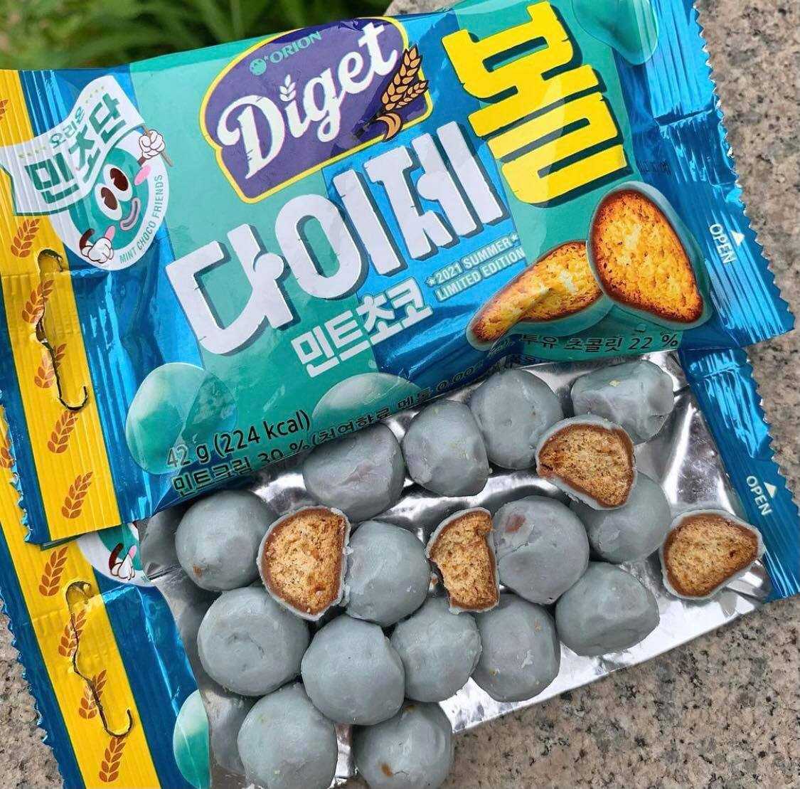 3 ห่อ 100฿ Diget คุกกี้บิสกิตเคลือบครีมมิ้นต์ (42 กรัม) หมดอายุ 7/7/65