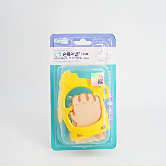ยางกัดเด็ก ยางกัดอังจู แบบคล้องมือสีเหลือง ลายยีราฟGiraffe Bracelet ยางกัดเสริมพัฒนาการจากเกาหลี แท้