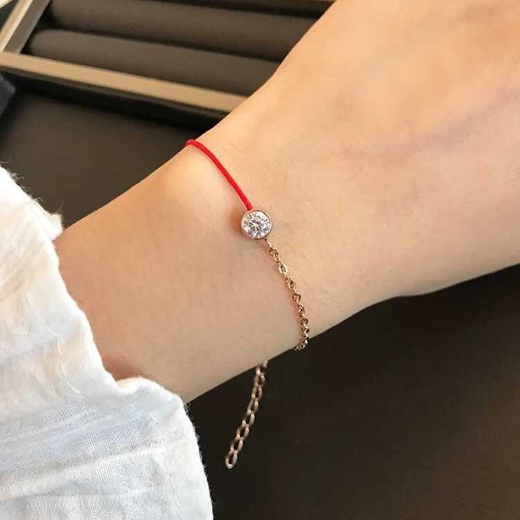 สร้อยข้อมือด้ายแดง