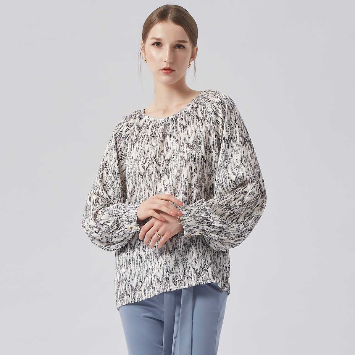 เสื้อเบลาส์ลายแอ็ปสแต็ก | Abstract Art Print Blouse | 04920