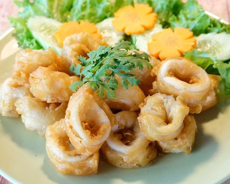 หมึกชุบแป้งทอด Fried calamari