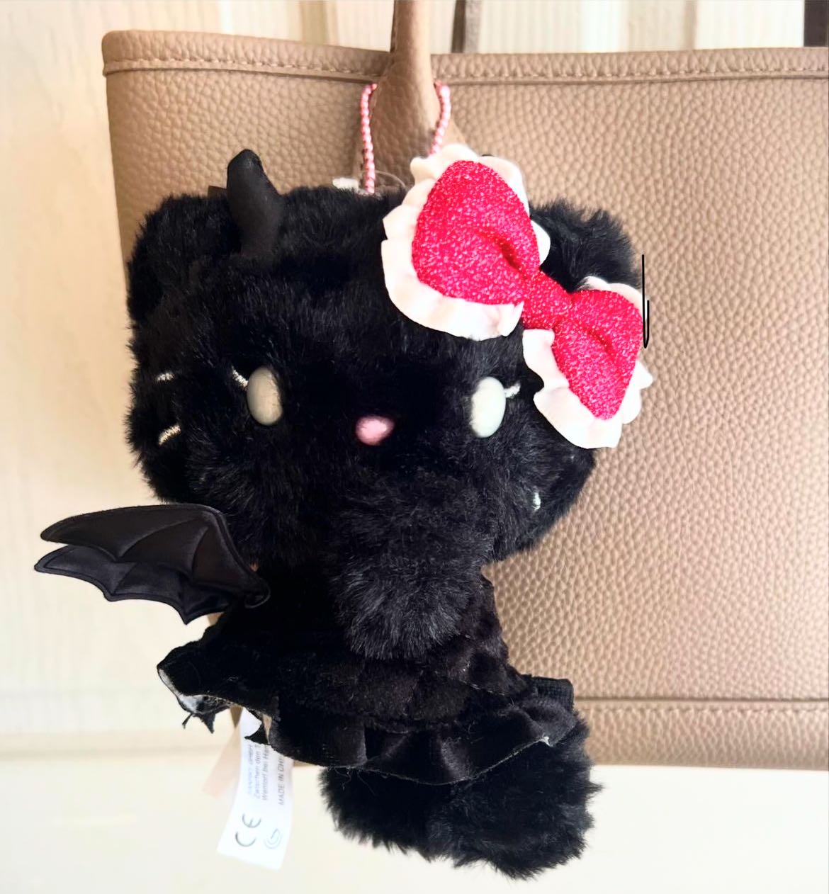Sanrio Hello Kitty Angle Devil Collection   Hello Kitty Mascot Holder