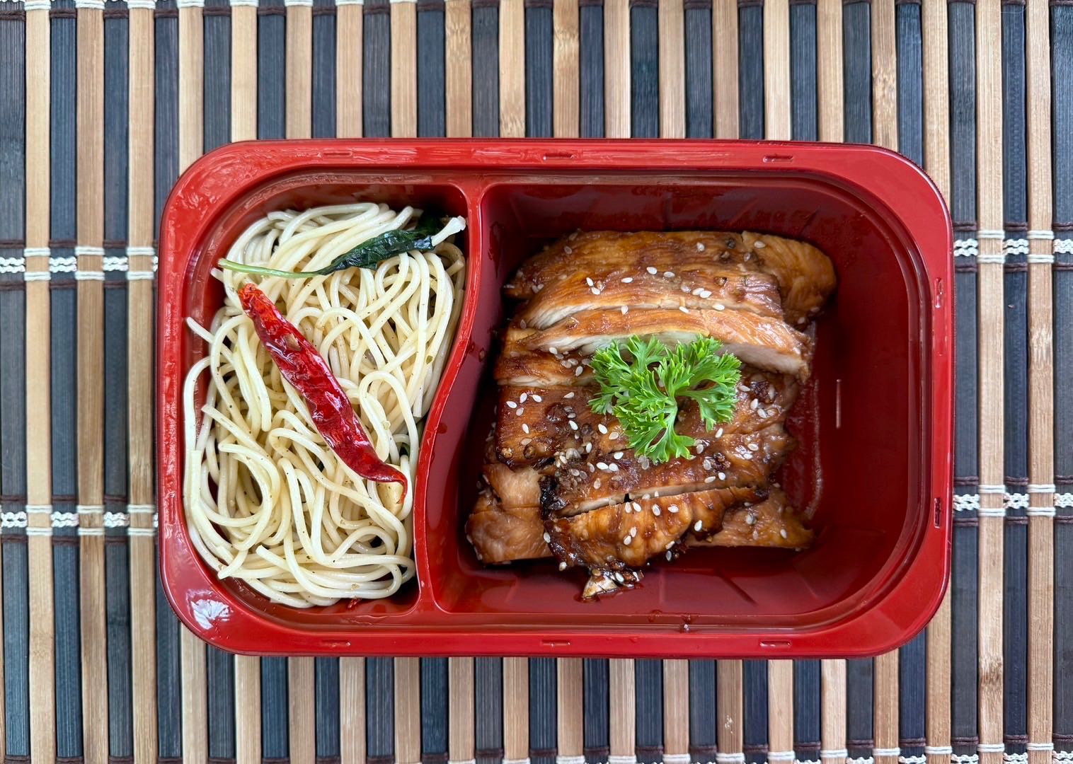 HighPro Grilled Chicken with Spaghetti dry chili