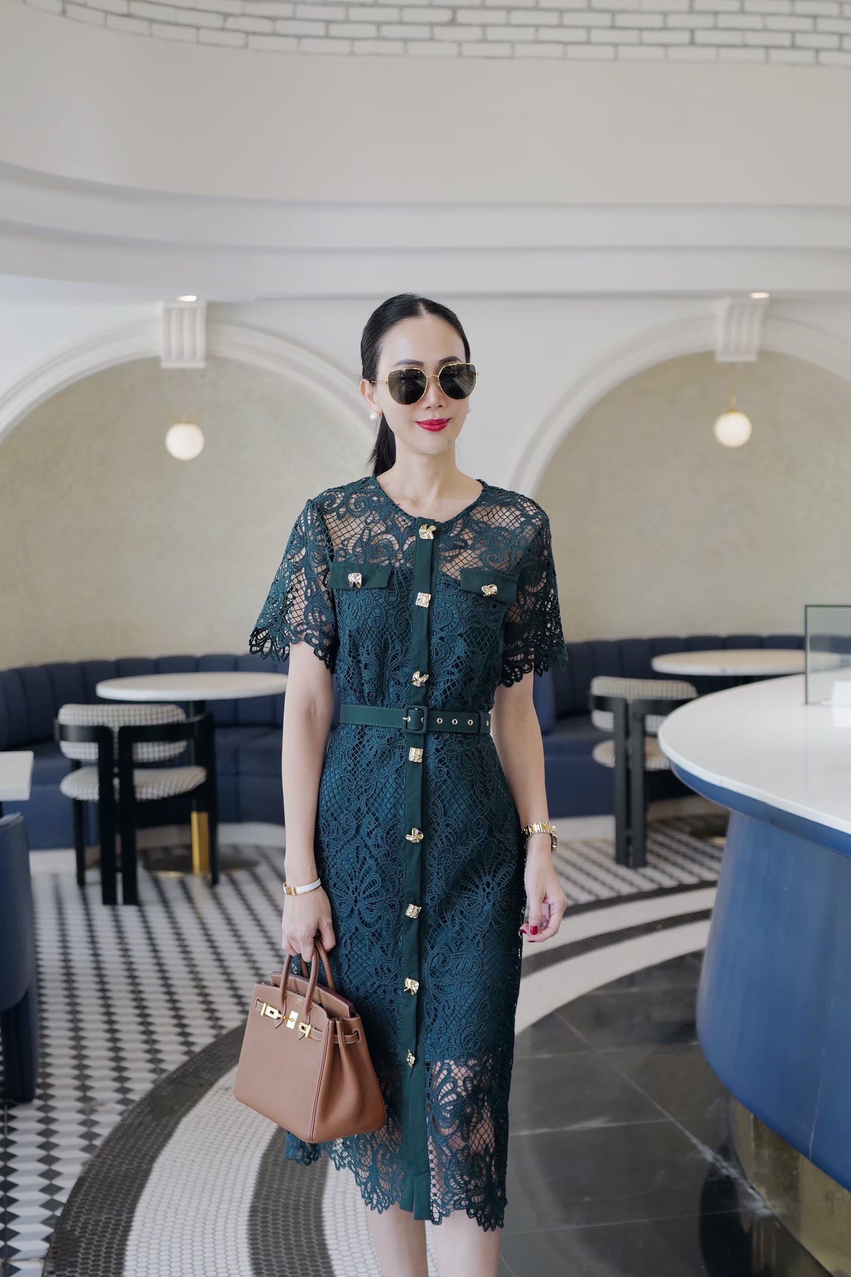 📌พร้อมส่ง…Castleton Green Emerald Lace Elegance Dress 