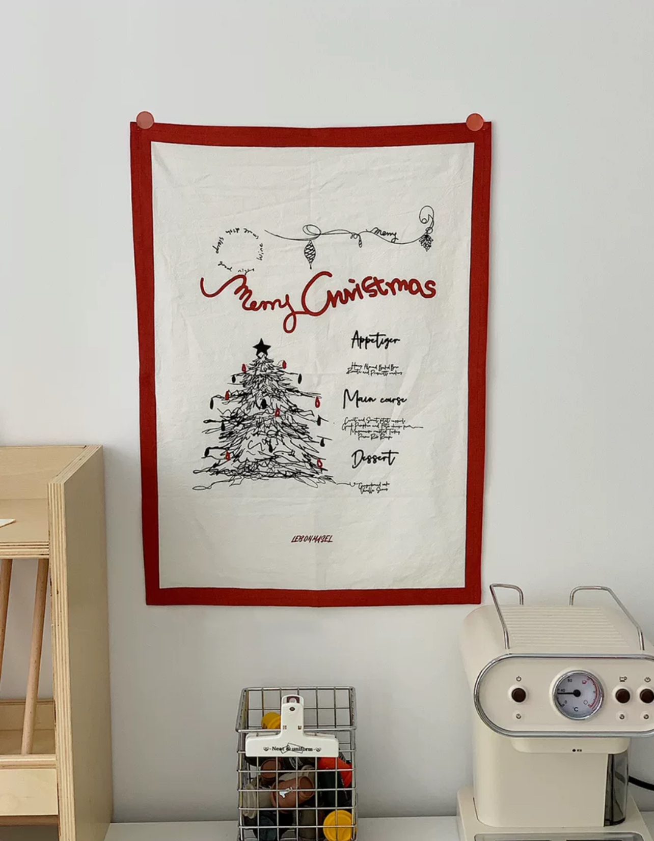 ผ้าติดผนัง 𝑴𝒆𝒓𝒓𝒚 𝑪𝒉𝒓𝒊𝒔𝒕𝒎𝒂𝒔 🎄🎅🏻 Twinnies Decor