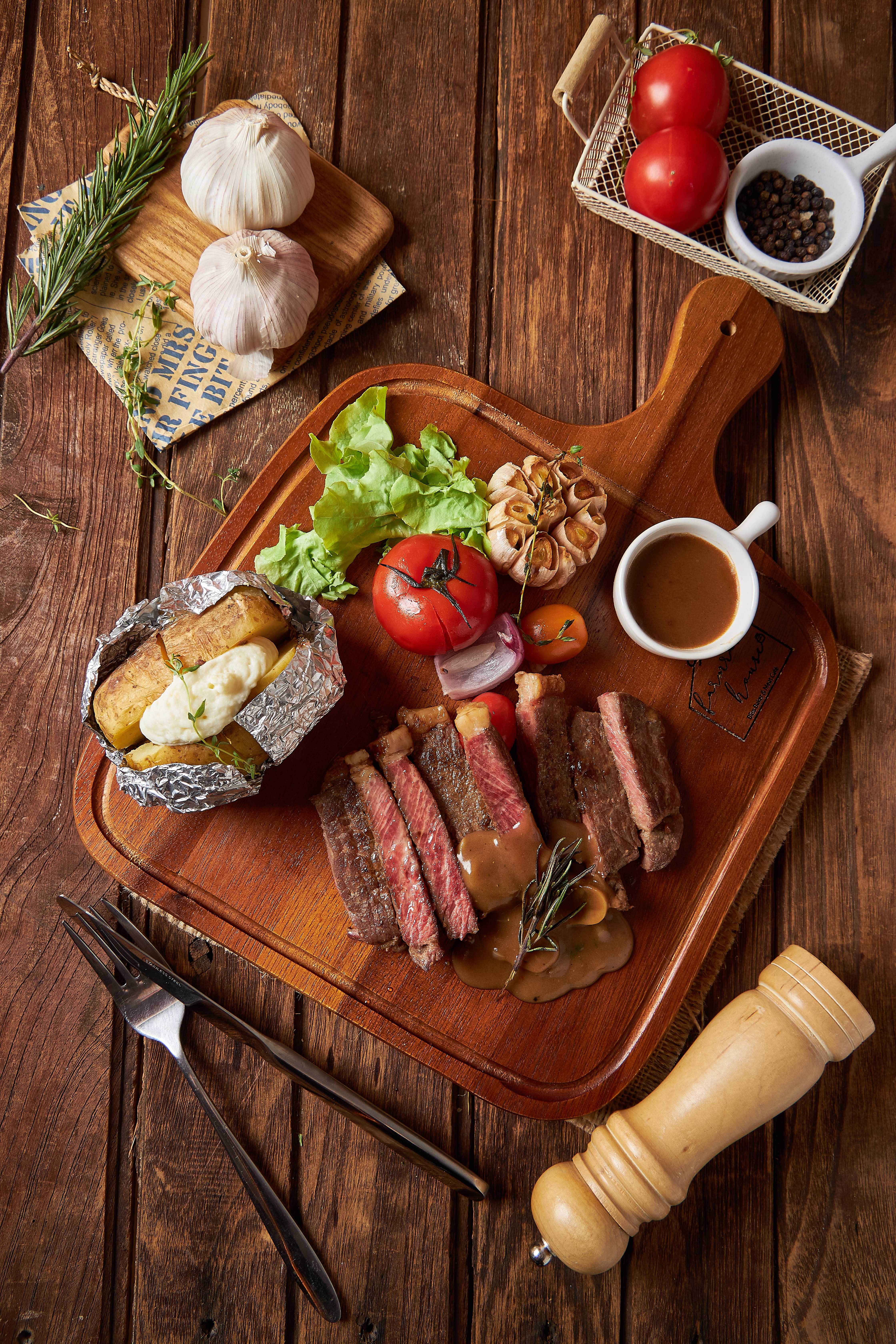 Steak - Australian Wagyu Striploin สเต็กเนื้อวากิวสันนอกออสเตรเลีย