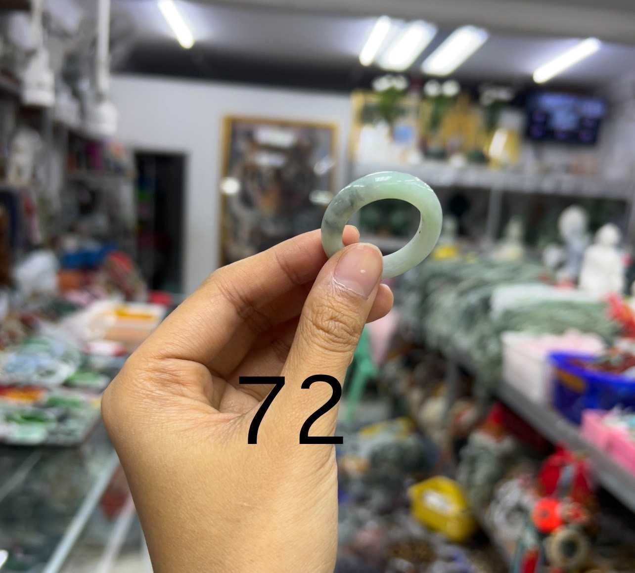 แหวนหยกเจไดต์ หน้าเล็ก Natural Jadeite Type A ไซส์ใหญ่ ดึงดูดโชคลาภ