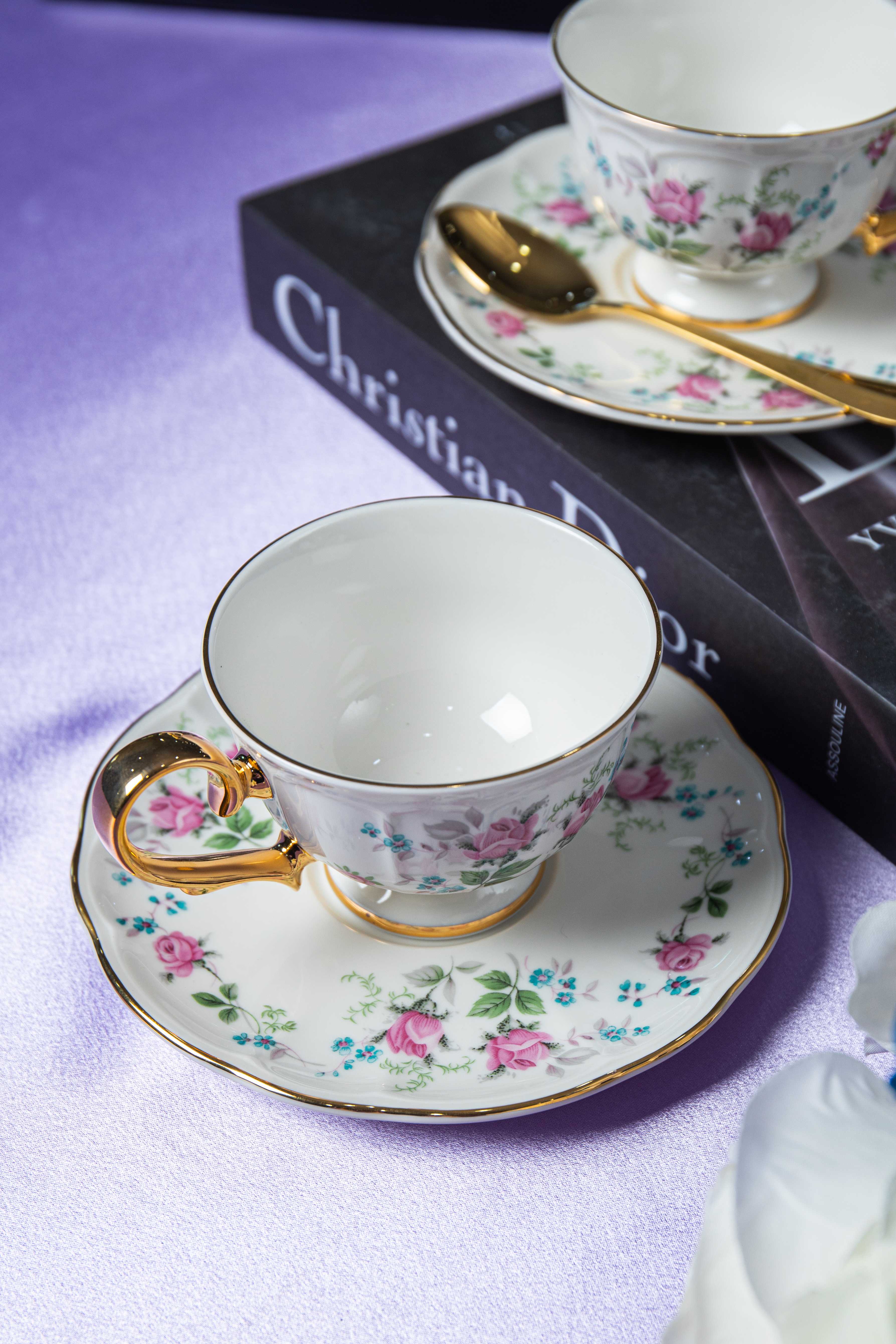 ชุดกาแฟ 4 ชิ้น Sweet Romance Gold
