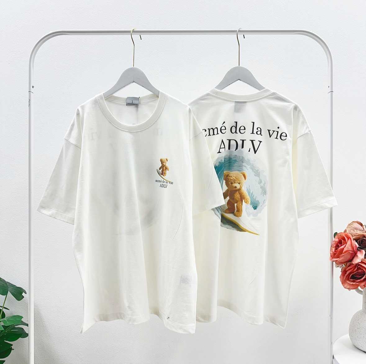 พร้อมส่ง  ADLV Surf Bear T-shirt (White)