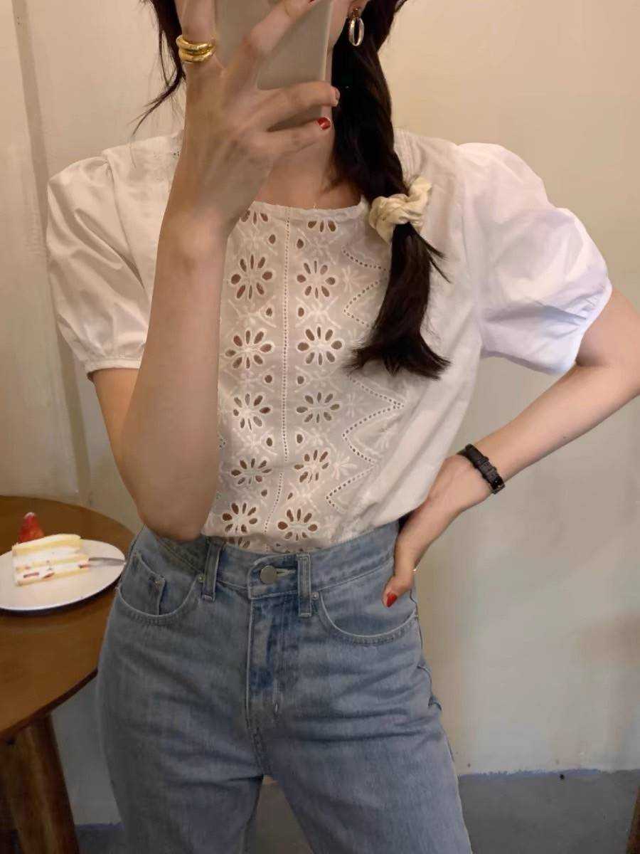 ( SALE ) WHITE EMBROIDERY LACE SEXY BACK TOP 