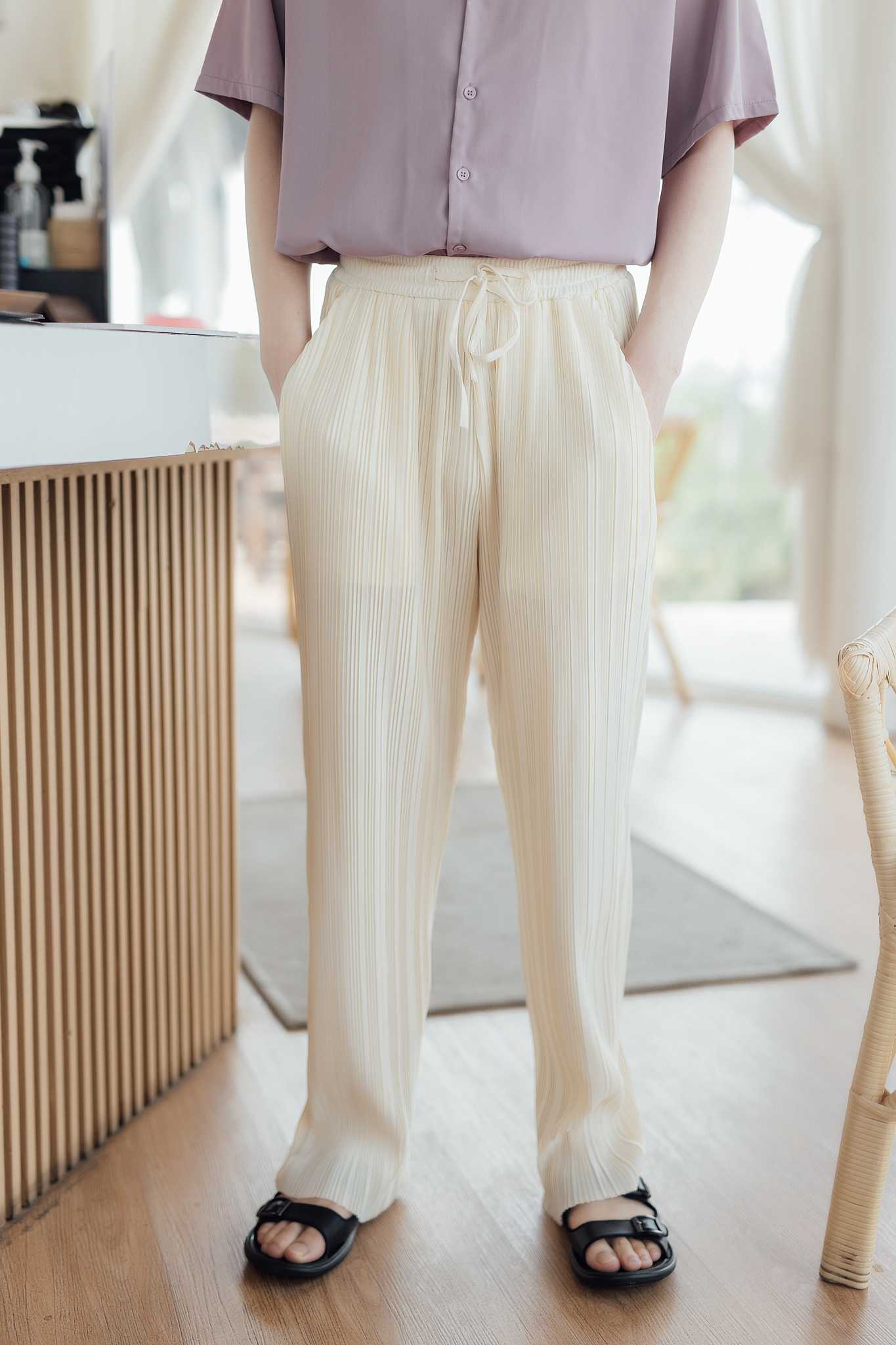 KINS กางเกงพลีทขายาว PLEATED TROUSERS (รหัส : KN214)