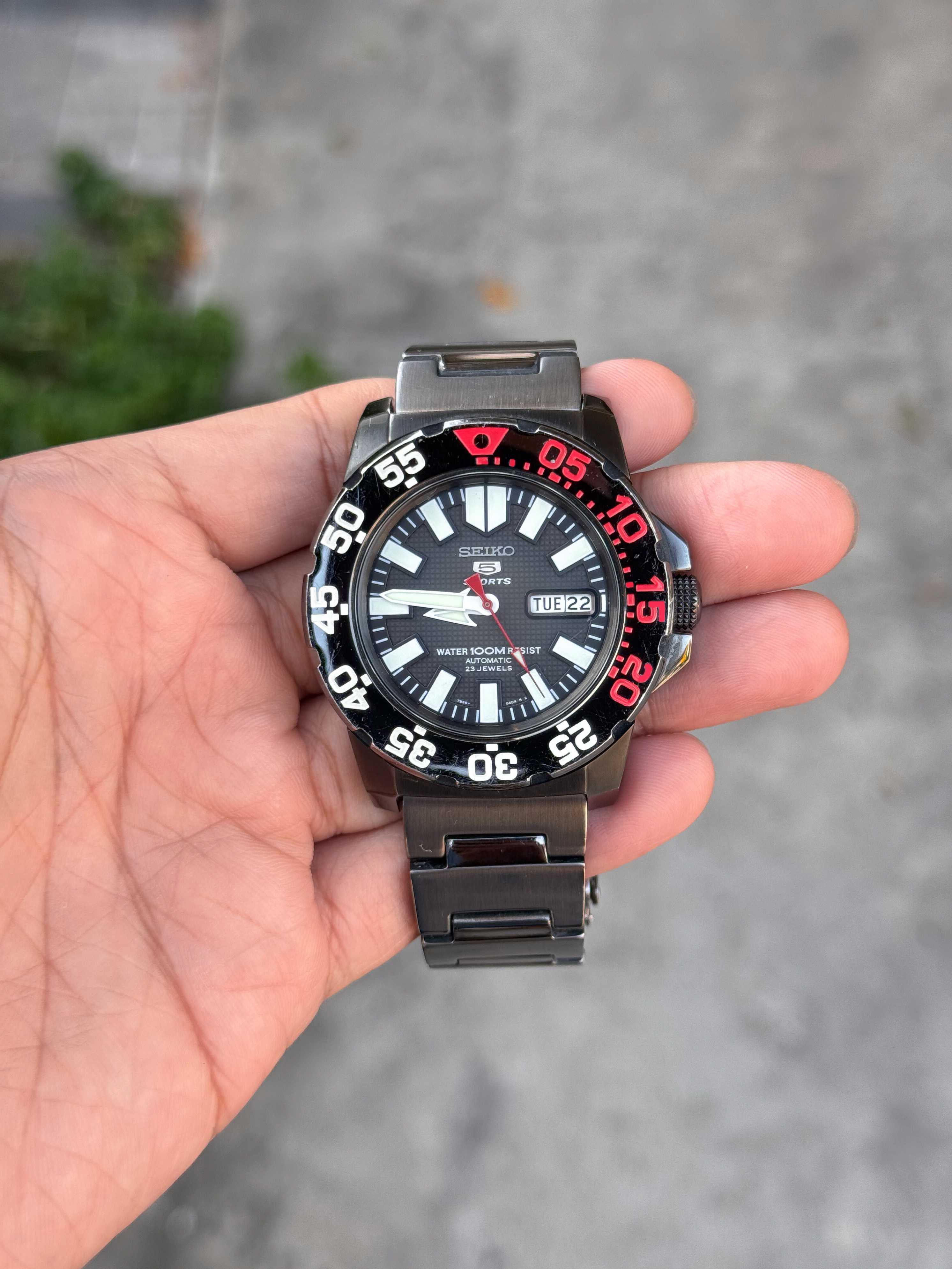 Seiko Mini Monster Black PVD Gen1 Automatic King Size Day-Date
