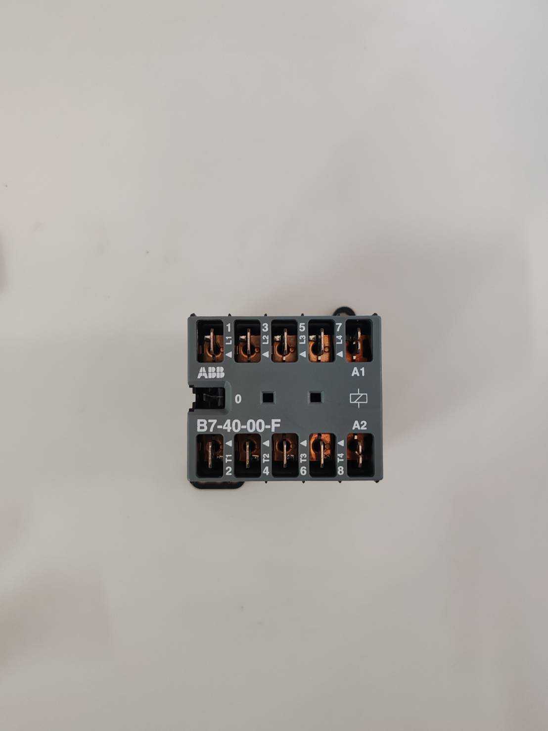 CONTACTOR,MINI 5.5KW/500V AC3 220VAC (70482603)-AA