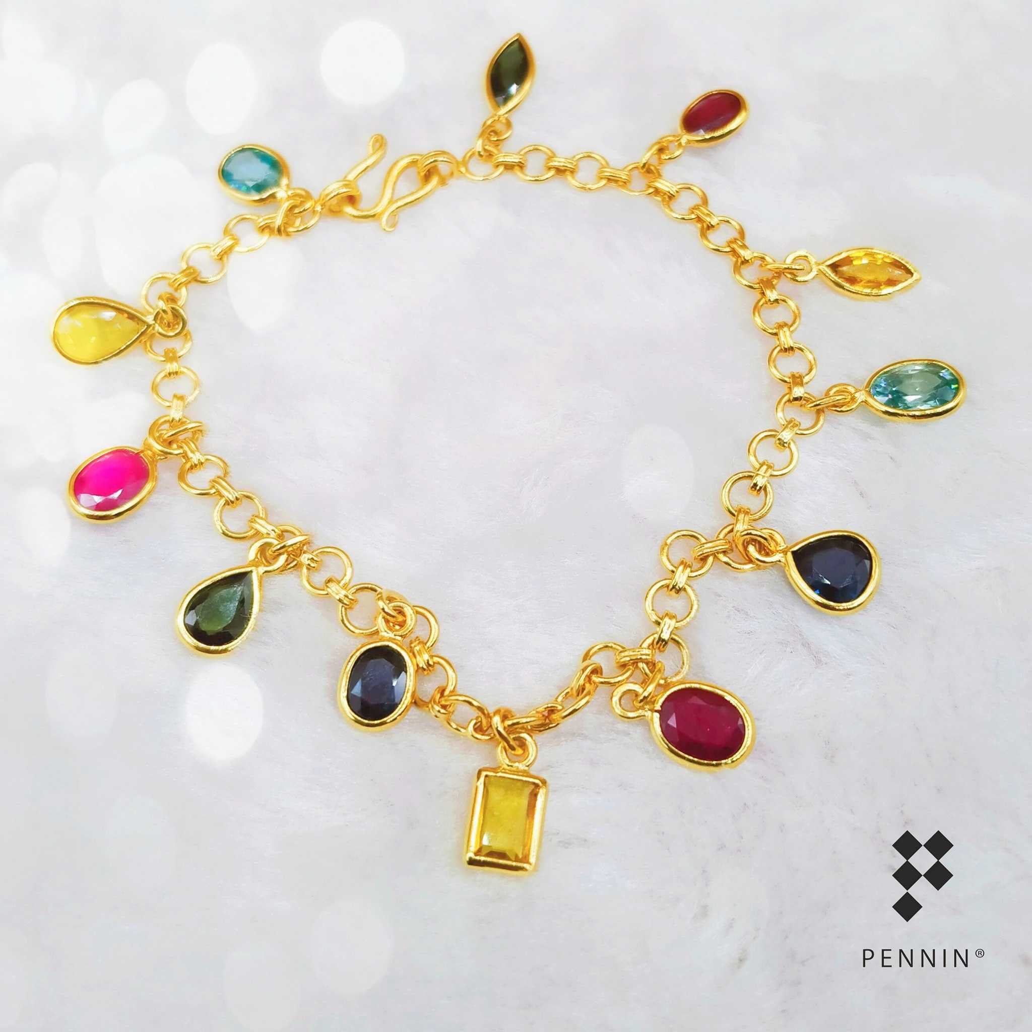 B05082101 สร้อยข้อมือทอง 90 พลอยแท้จันทบุรี 5 สี ห้อยตุ้งติ้งน่ารัก น้ำหนักทอง2สลึงกว่า ยาว 17 ซม.