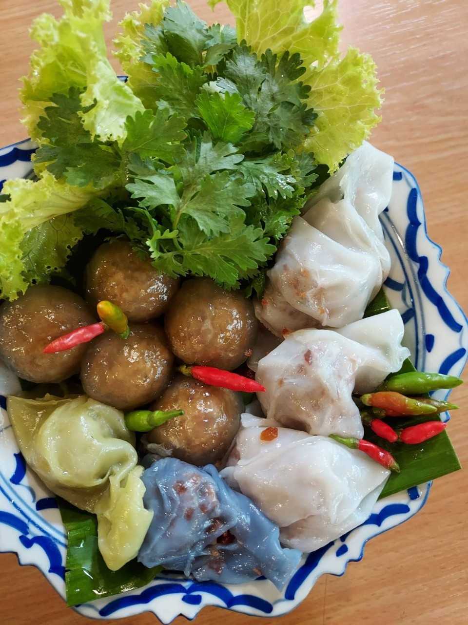 สาคู + ข้าวเกรียบปากหม้อ (10 ตัว)