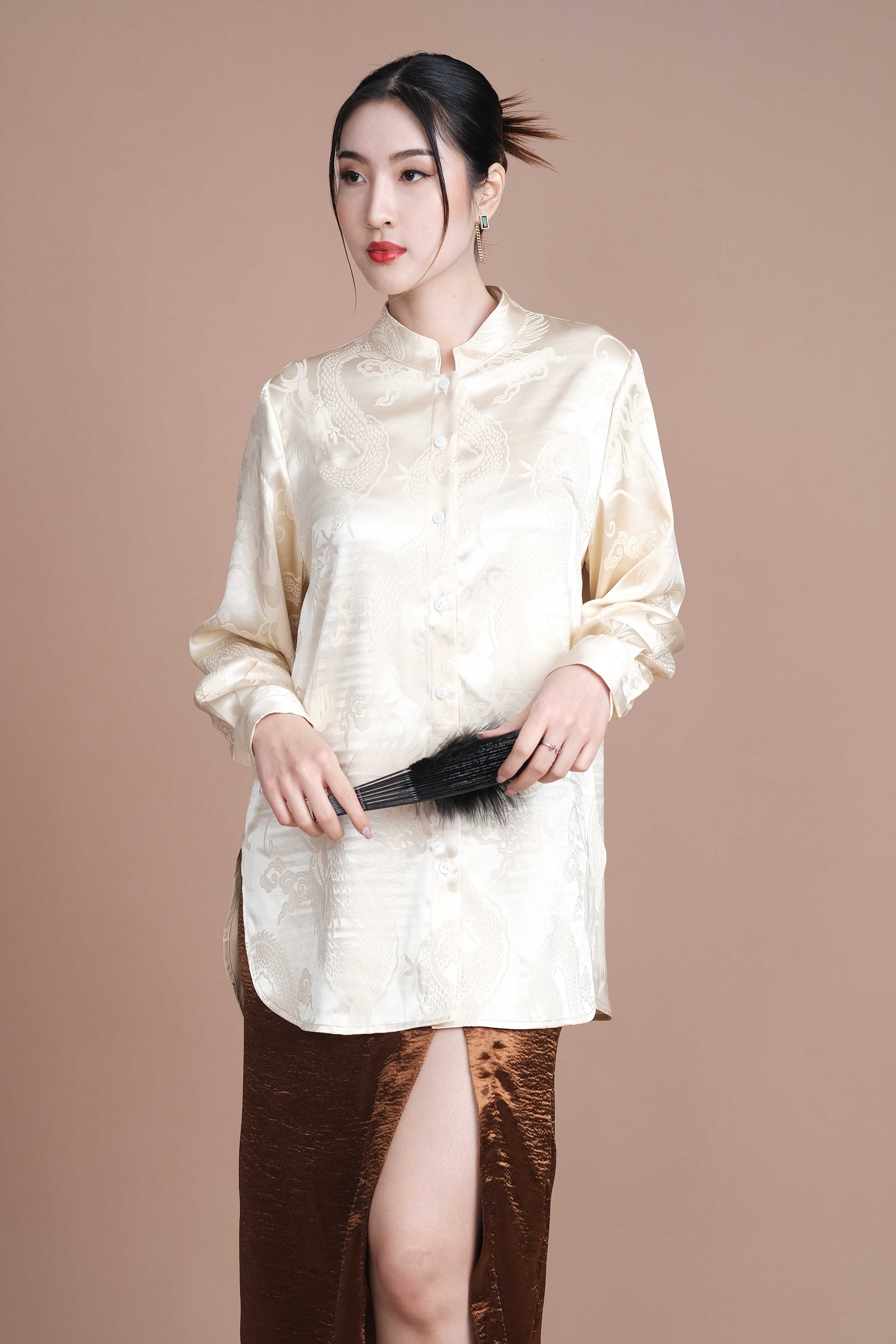 CNY 2025 - เสื้อเชิ้ตตรุษจีนผู้หญิงแขนยาว สีทอง รุ่น Taipan