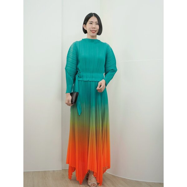 2MUAY รุ่น GA4094 ผ้าแมตต์ เดรสอัดพลีท GRADIENT BAT SLEEVE FLARE PLEATED DRESS 5 สี FREE SIZE