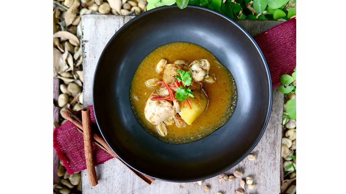 โรตีมัสมั่น น่องไก่