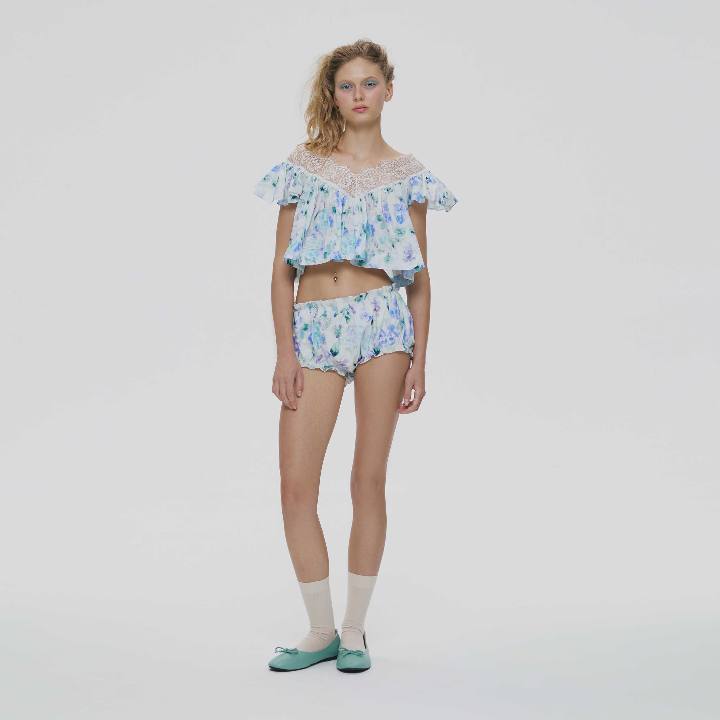 BLUE FLORAL TOP