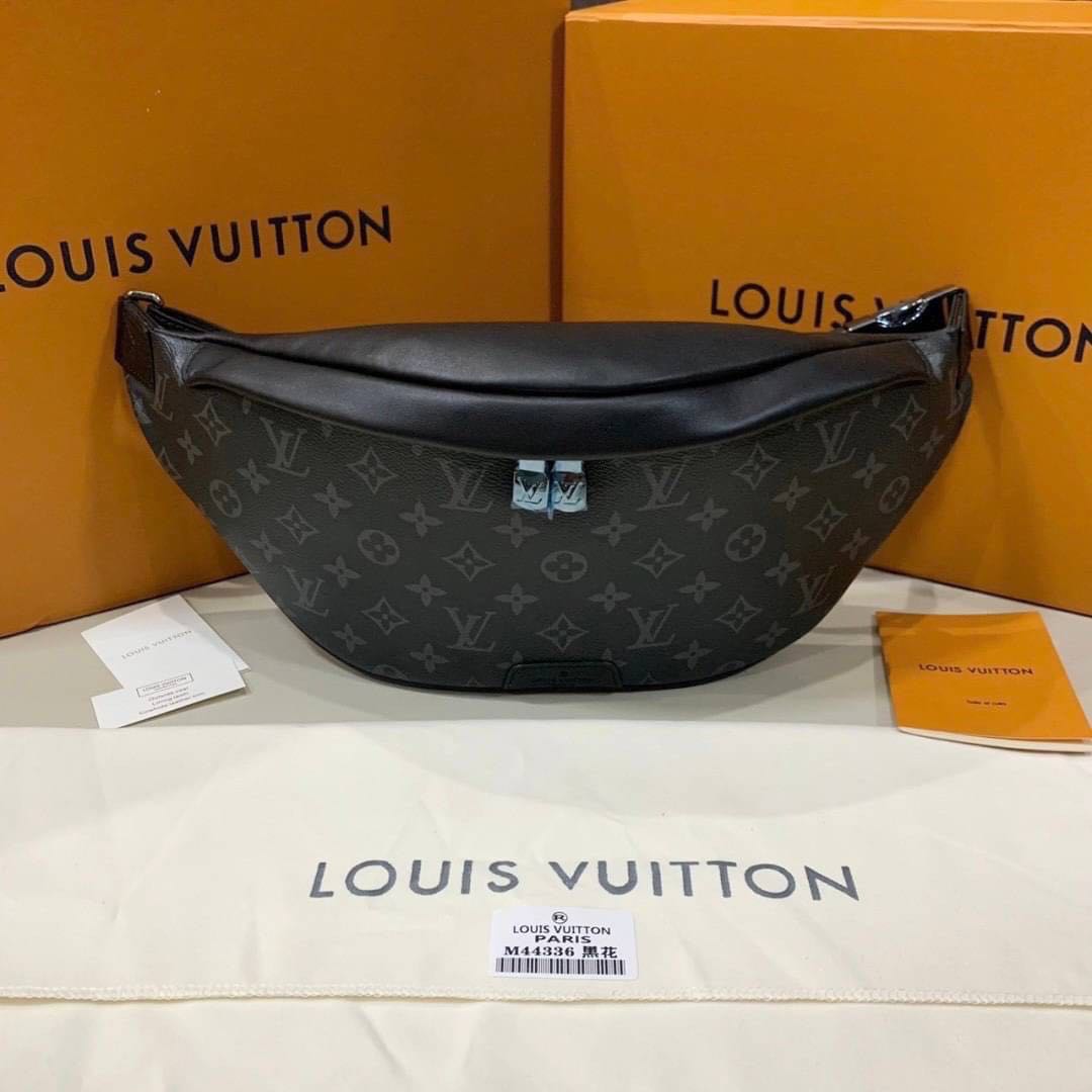 LOUIS VUITTON SAC CEINTURE DISCOVERY PM MONOGRAM BUMBAG