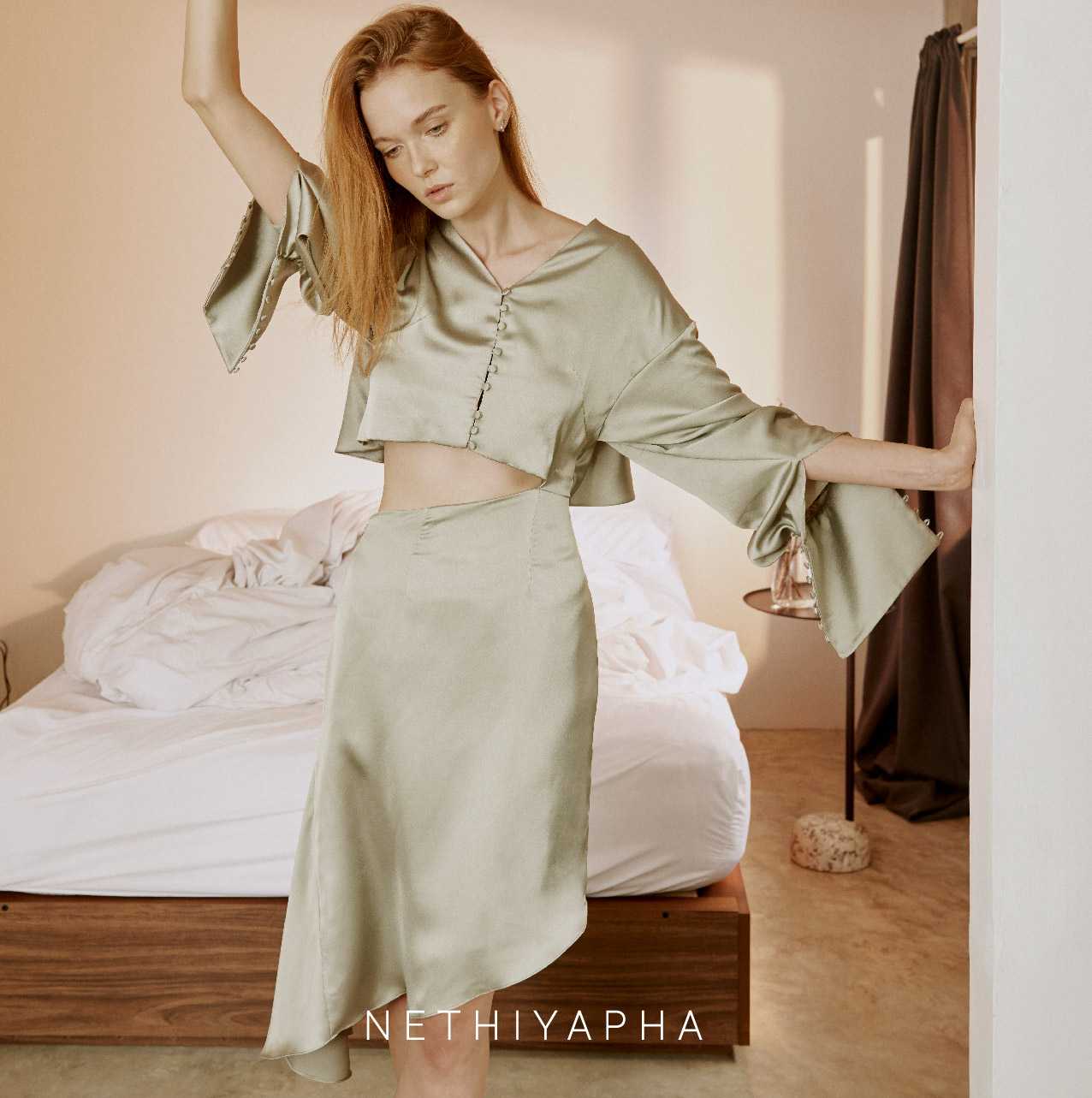 Button Dress: Light Forest เดรสแขนยาวกระโปรงเฉียง สีเขียวอ่อน