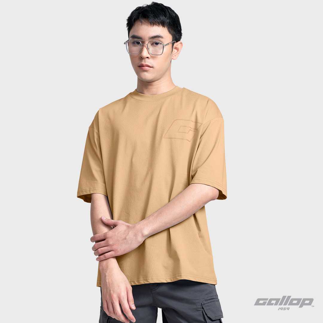 GALLOP : Men's Wear เสื้อยืด Eco-Friendly Oversized TEE รุ่น GT9156 สี Caramel / ราคาปกติ 1590.-