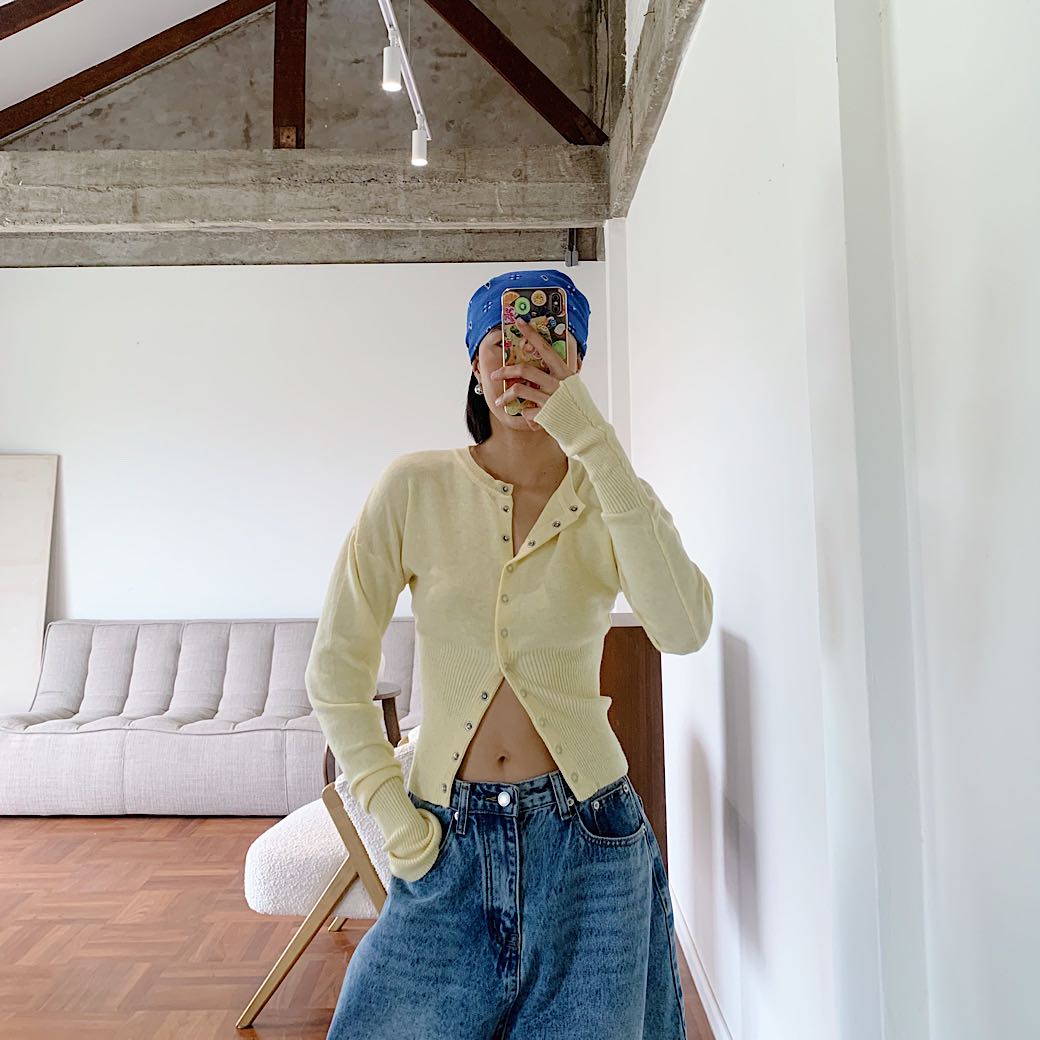 Buttoned knit long sleeve tops