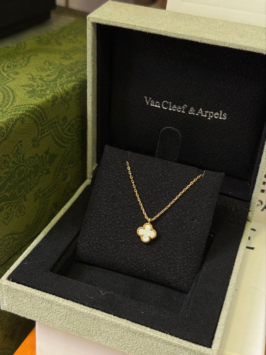 (N066/N067/N179)สร้อย VCA mini  (งาน1:1) มีสีดำ ขาว แดง เขียว