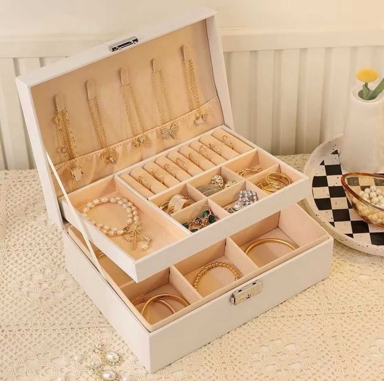 กล่องเก็บเครื่องประดับ ทรงสี่เหลี่ยม 23x17x8cm 2ชั้น แบบหนัง