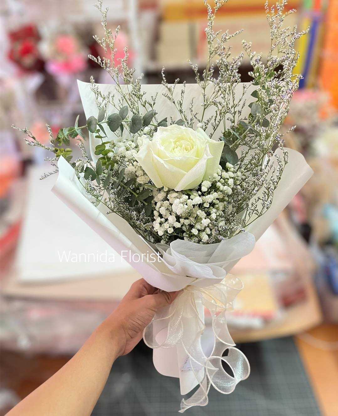 R-Rose-W1 ช่อกุหลาบขาว 1 ดอก แซมขาว