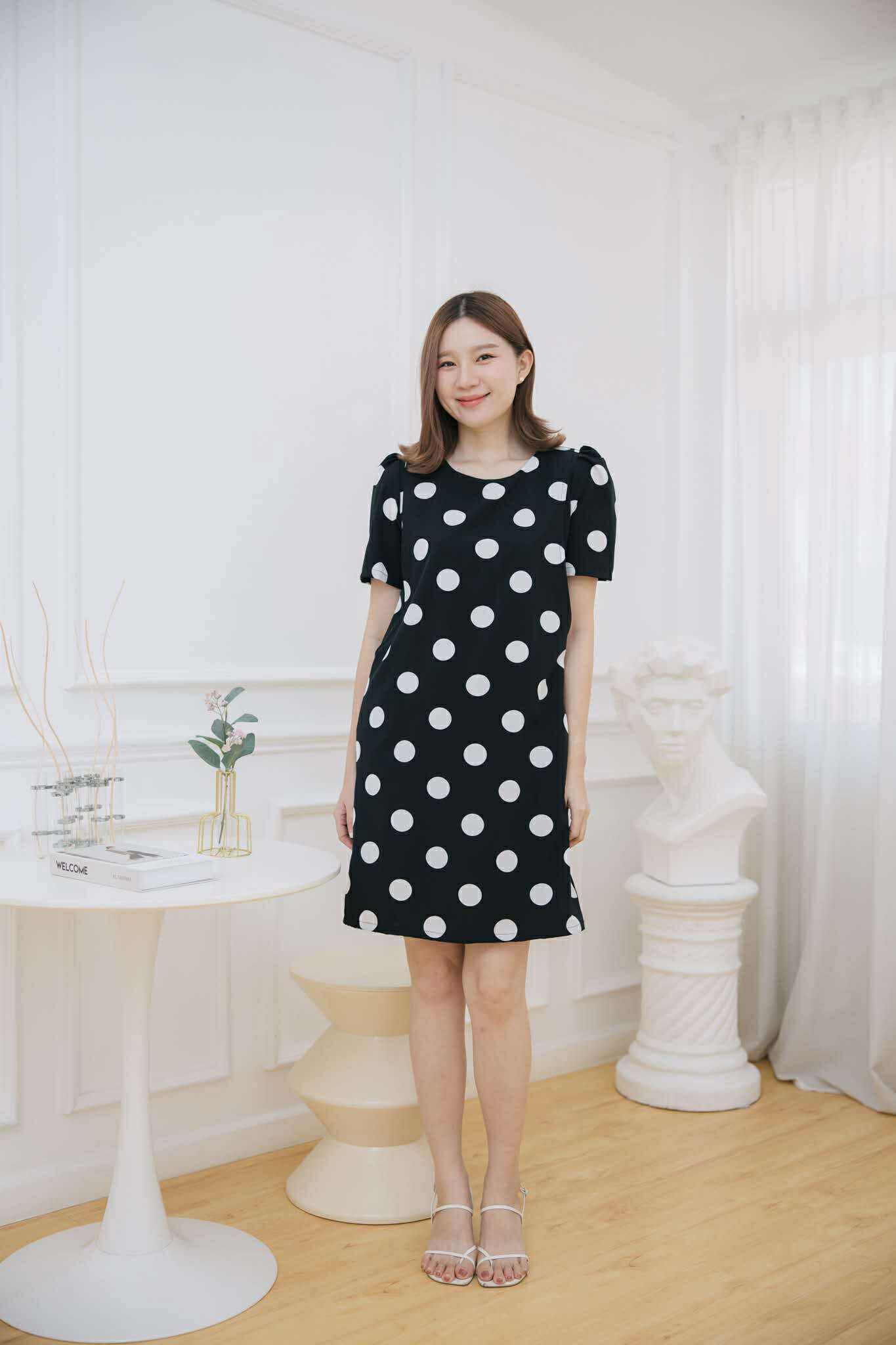 ชุดให้นม Black polka dot lovely dress