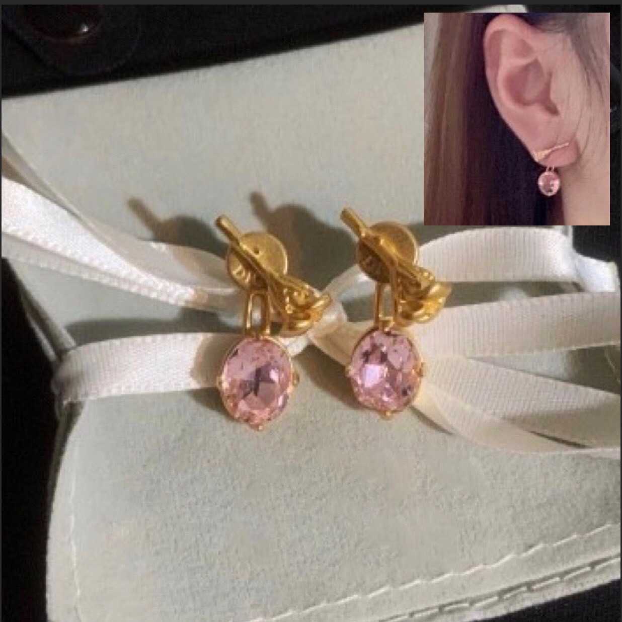 ต่างหูทับหลังดอกไม้ Dior