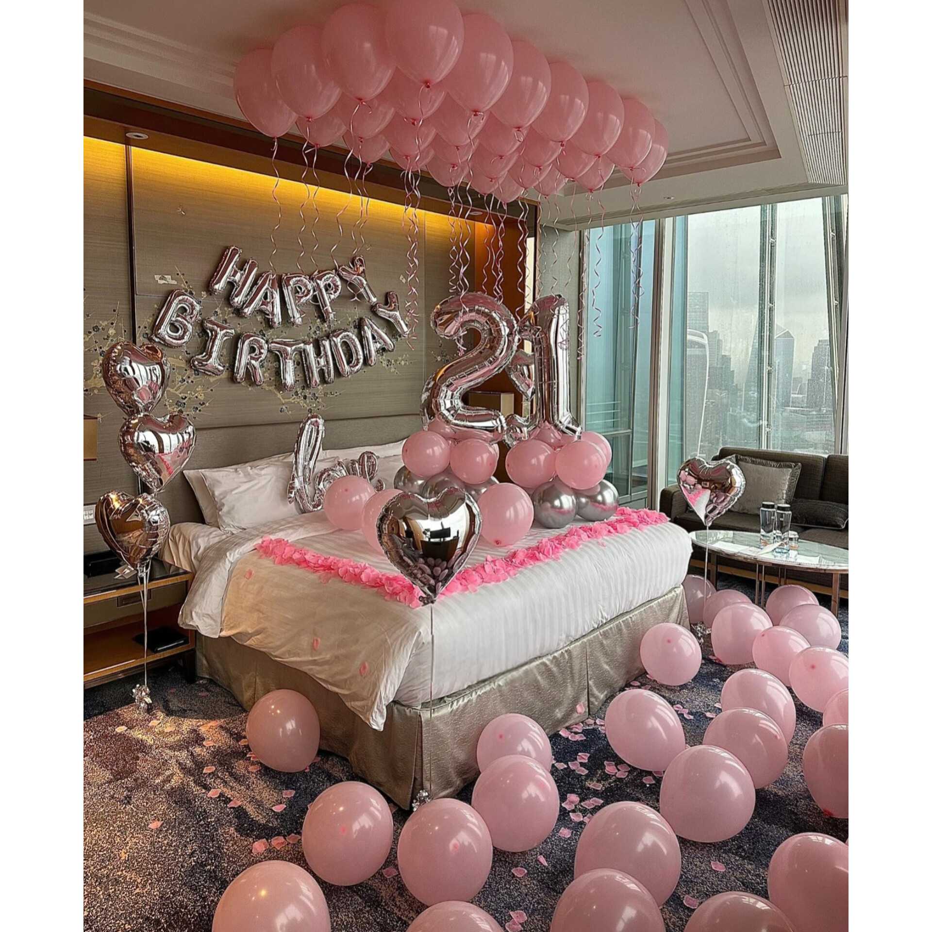 2,980 (ไม่รวมกลีบกุหลาบ)