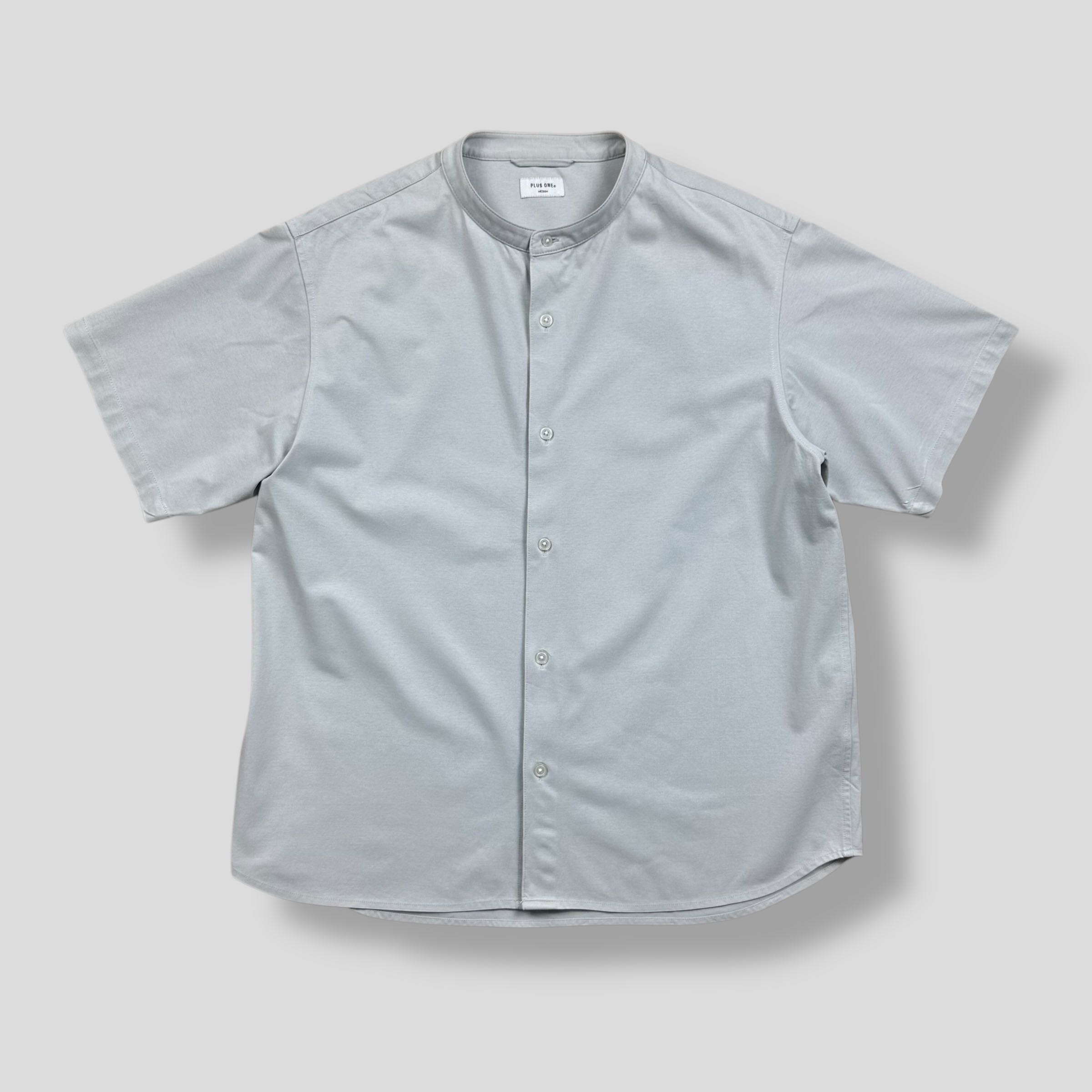 PLUS ONE STAND COLLAR SHORT SLEEVE SHIRT 