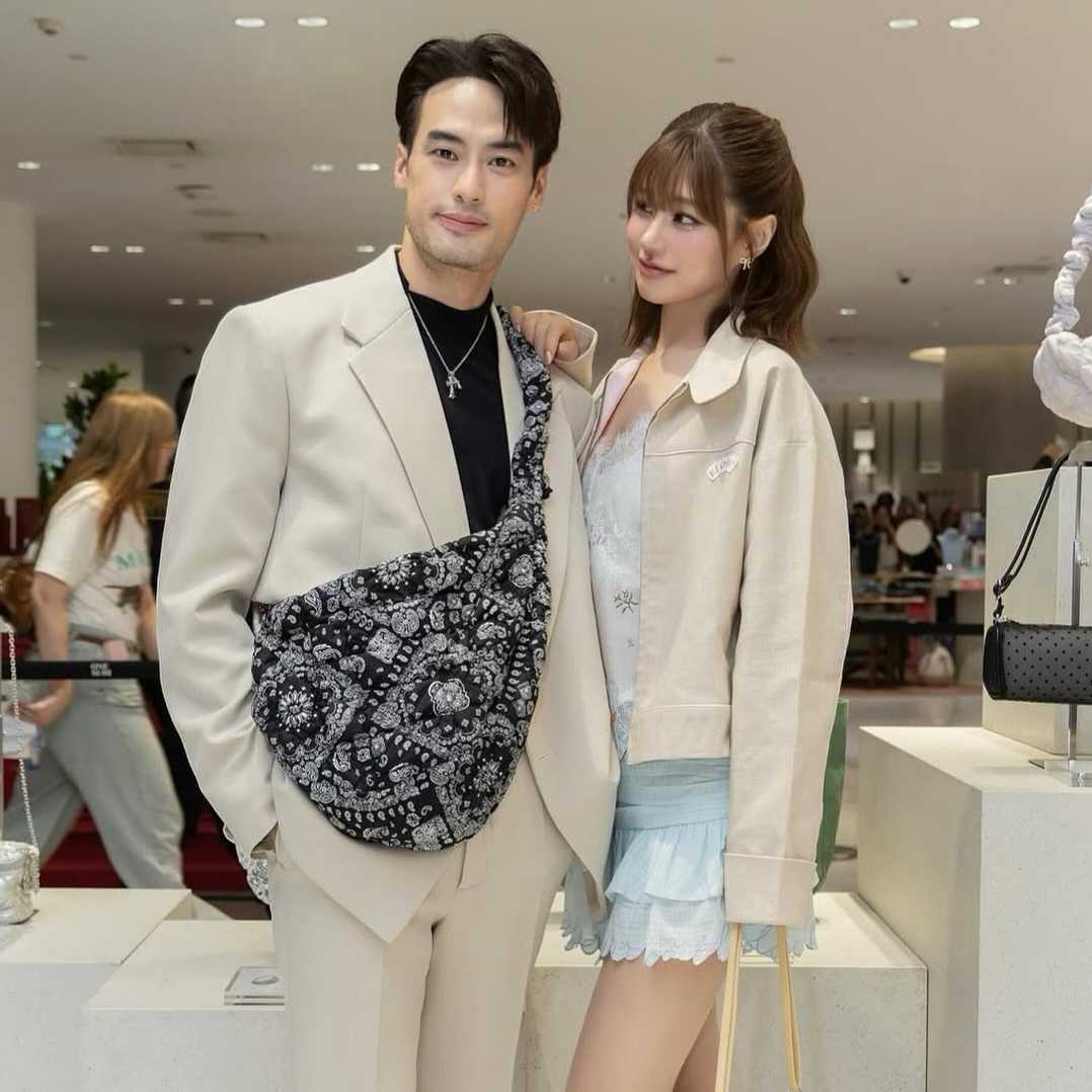 Carlyn PAISLEY COZY L  กระเป๋าสะพาย/ครอสบอดี้ ใบใหญ่ สีขาว สีดำ สีฟ้า สีน้ำเงิน