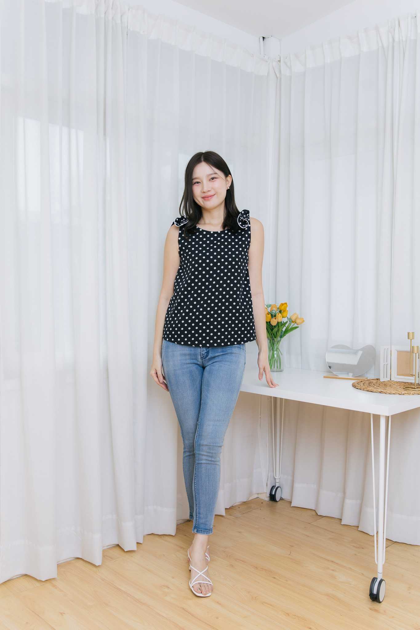 เสื้อให้นม Black Polka dot  ribbon top