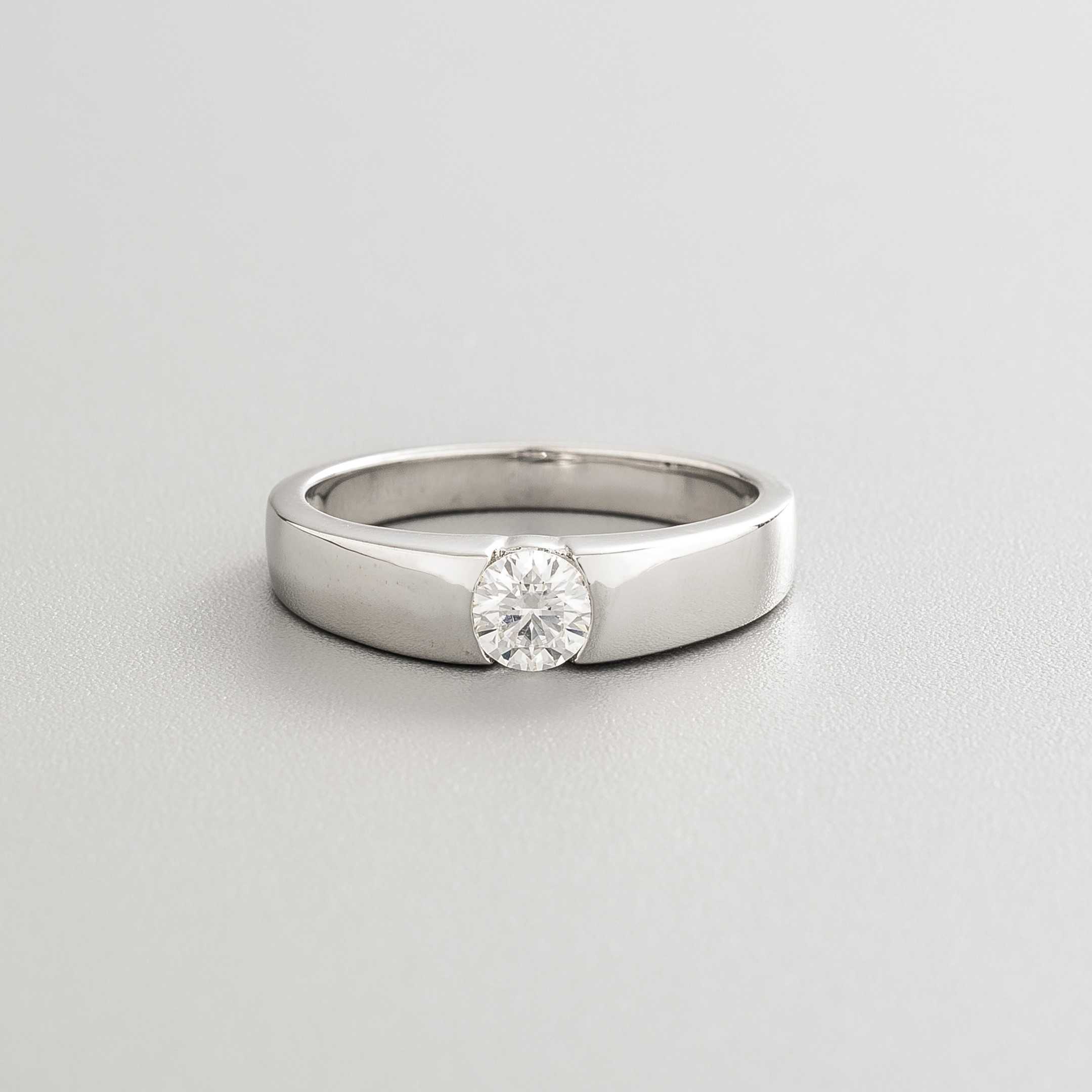Minimal 2 Unisex  Solitaire Ring