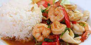 ข้าวราดผัดกะเพราเนื้อ กุ้ง ปลาหมึก Pad Kaprao with Beef, Shrimps or Squids with Rice