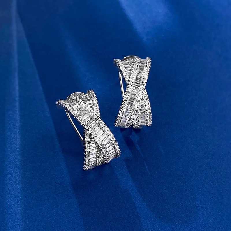 X cross baguttee straight earrings